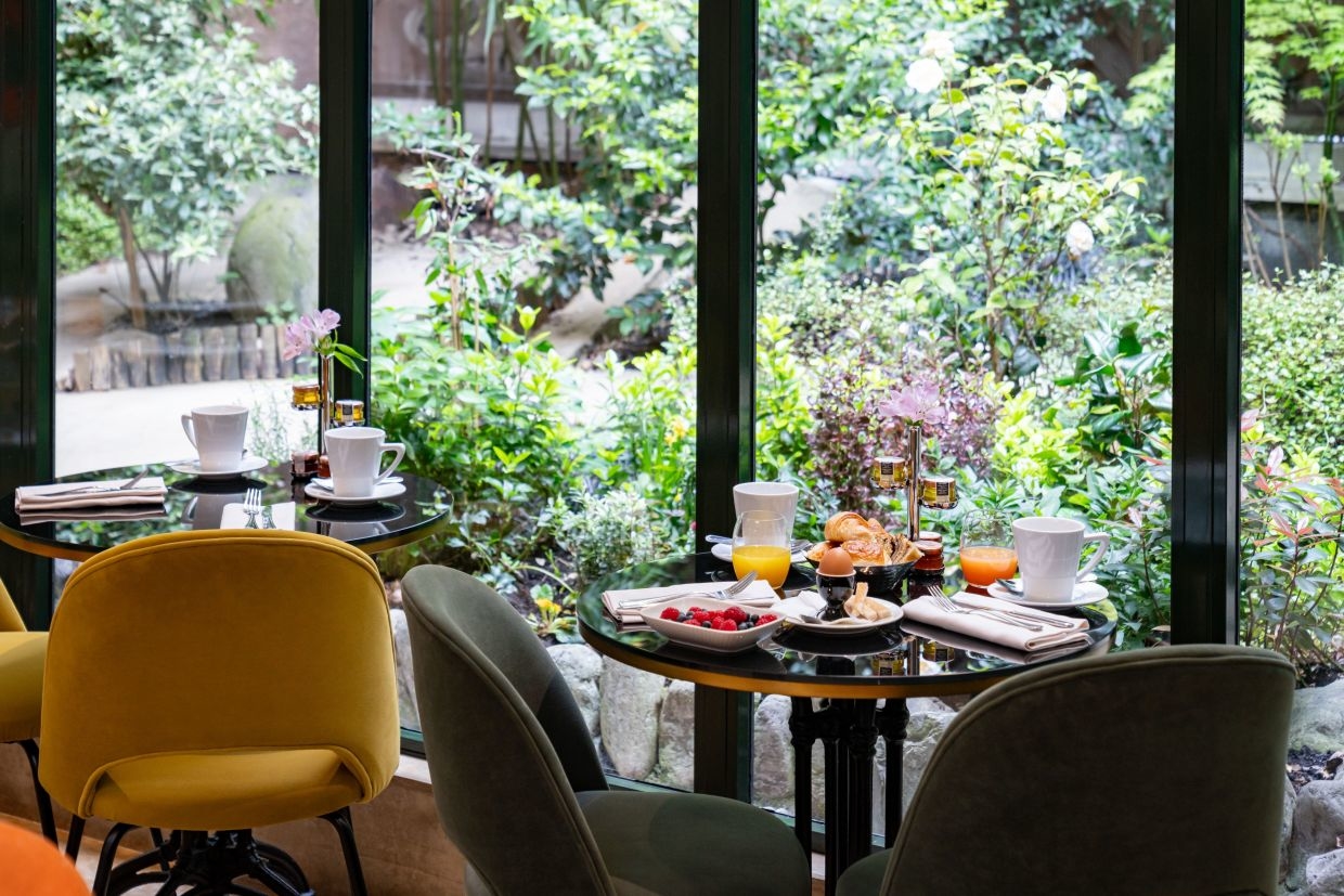 Breakfast overlooking the Japanese garden — Hôtel Pont Royal Saint-Germain